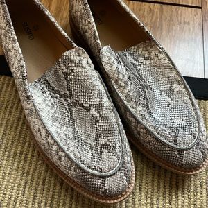 NWOT Susina Snakeskin Loafers